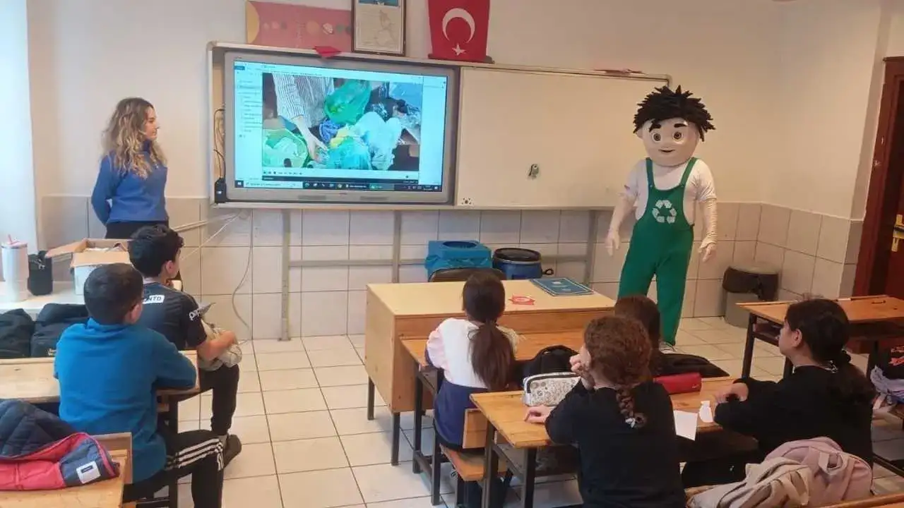 Kemer’de Minik Ellere Çevre Dedektifiyle Doğa Aşısı 3